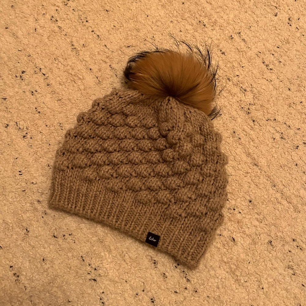 Echo Women’s Pom Beanie
